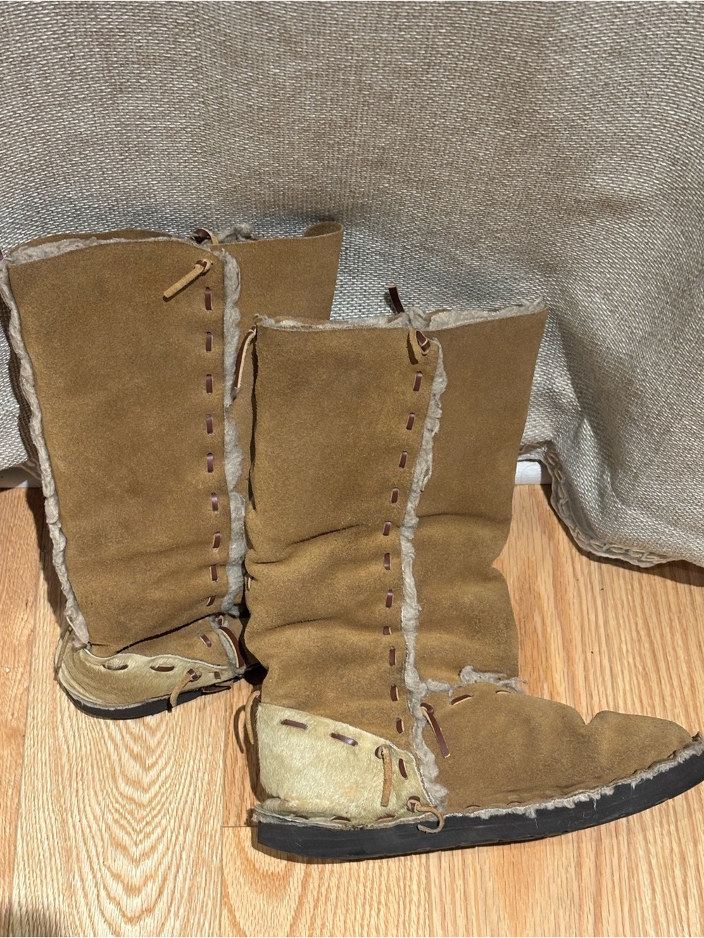 Women’s Suede Boots in Tan - Cozy Lined